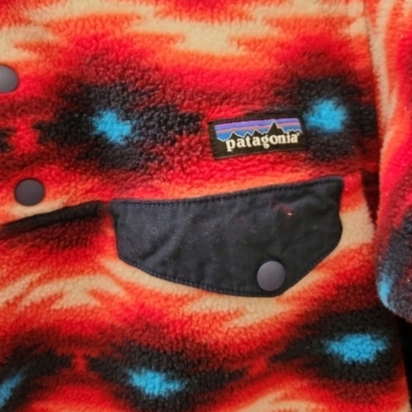 Patagonia Red and Blue Patterned Fleece Pullover - Picture 4 of 5